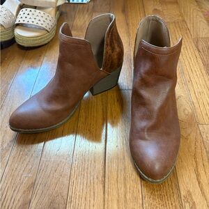 Women's Tan Cutout Ankle Booties with Stacked Heel